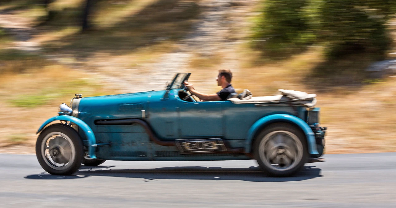 Bugatti - Image 12 of 31