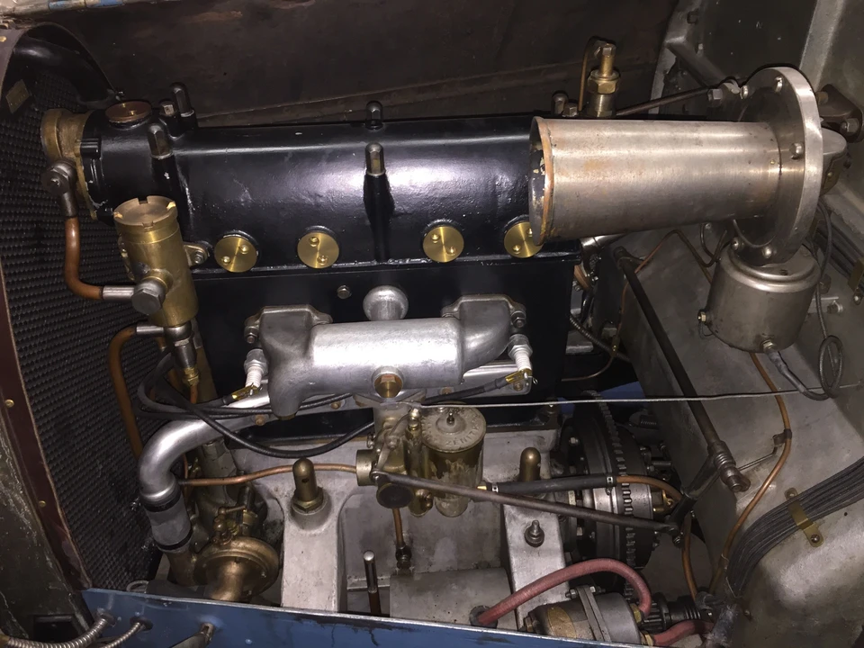Bugatti - Image 2 of 27
