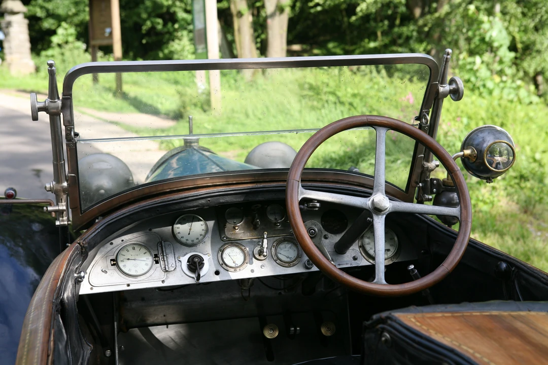 Bugatti - Image 22 of 27