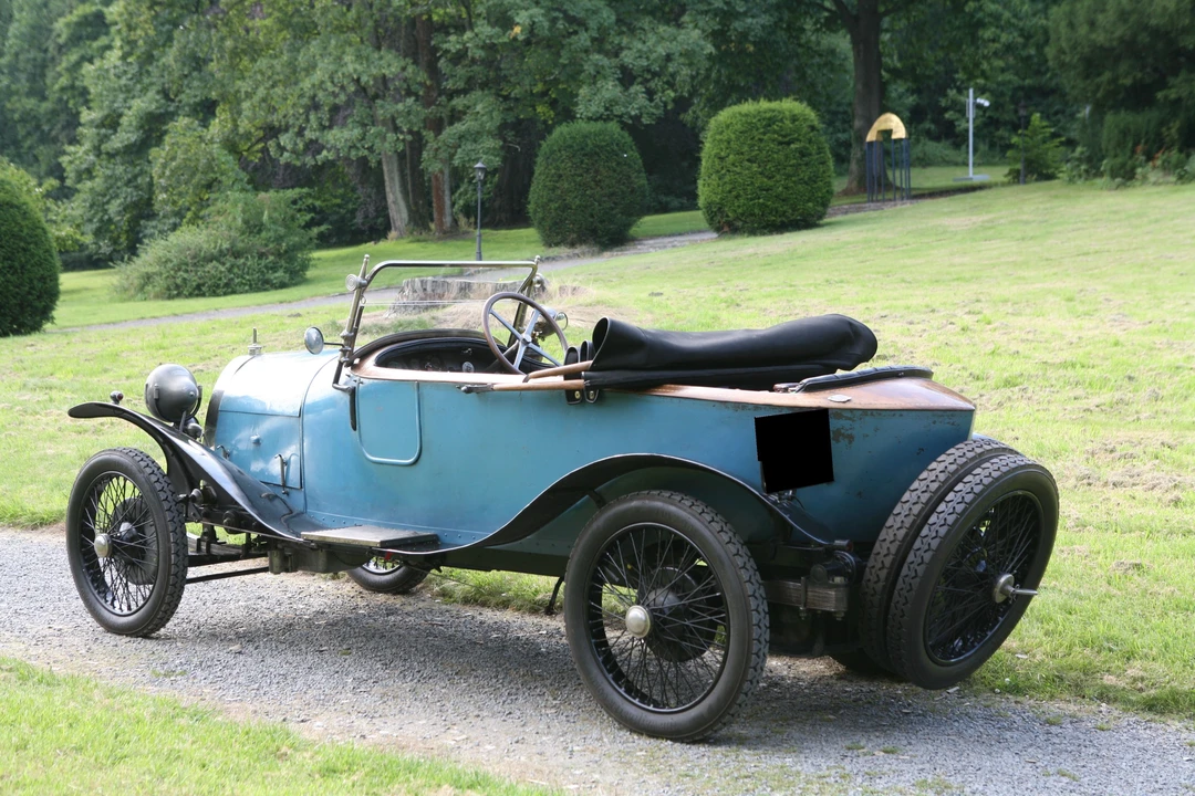 Bugatti - Image 15 of 27