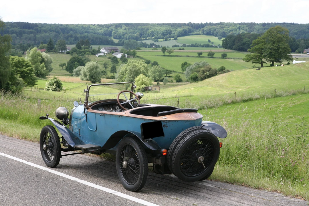 Bugatti - Image 16 of 27