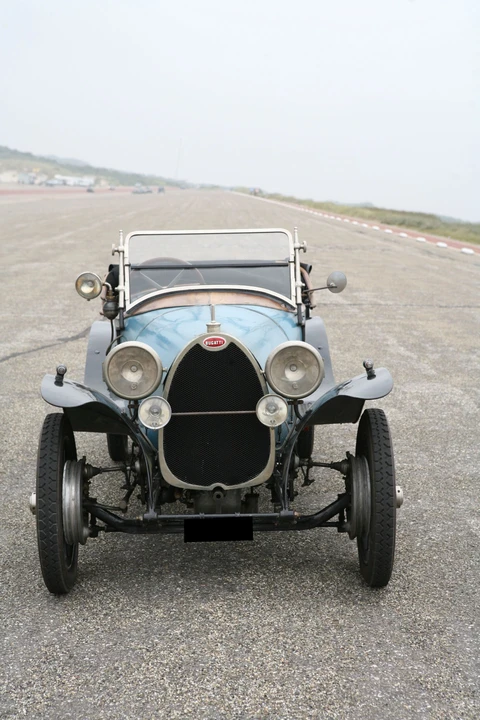 Bugatti - Image 11 of 27