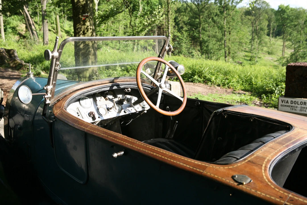 Bugatti - Image 23 of 27