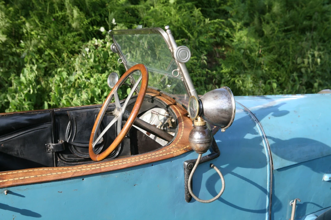 Bugatti - Image 24 of 27