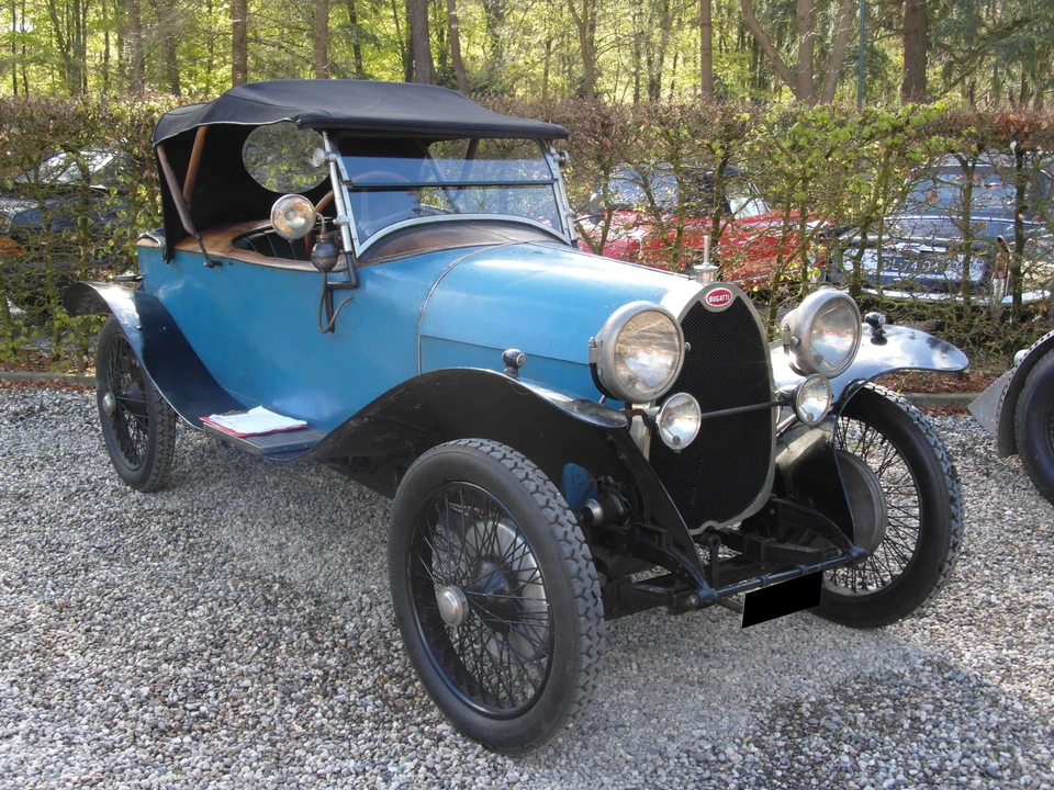 Bugatti - Image 17 of 27