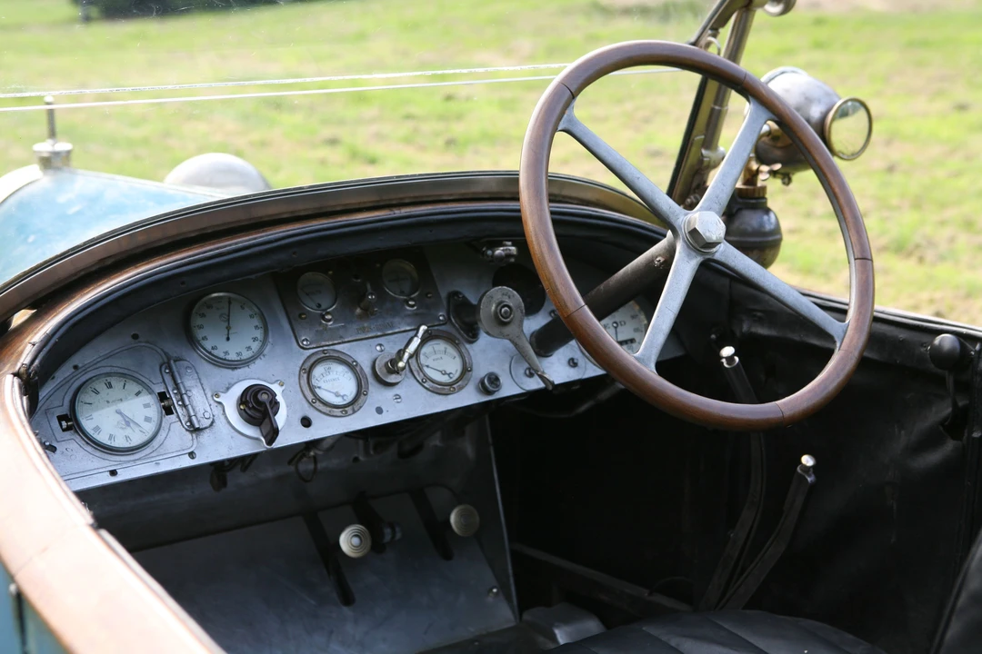 Bugatti - Image 20 of 27