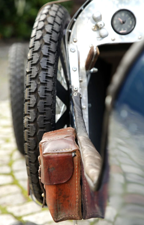 Bugatti - Image 6 of 16