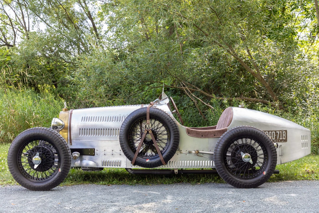 Bugatti - Image 4 of 31