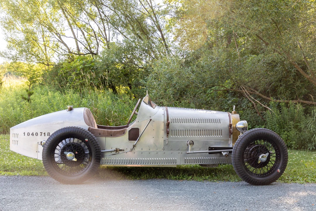 Bugatti - Image 10 of 31