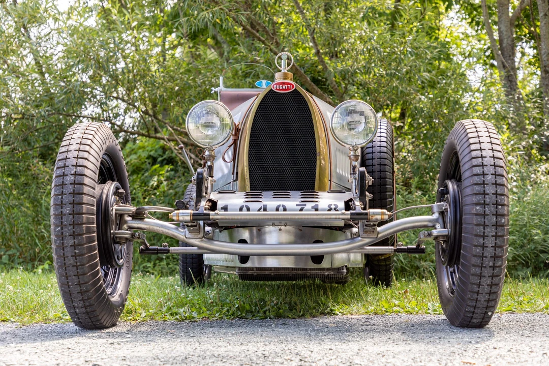 Bugatti - Image 2 of 31