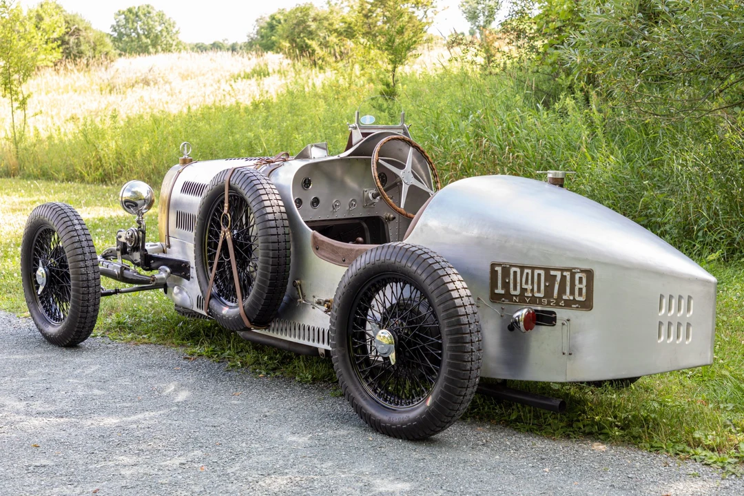 Bugatti - Image 5 of 31