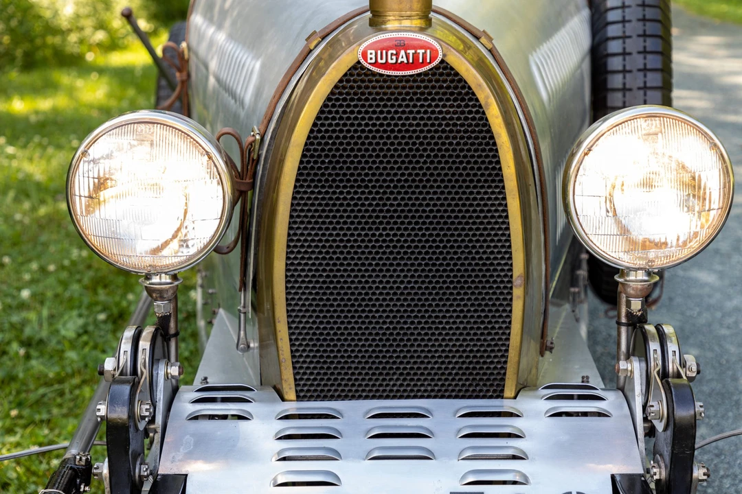 Bugatti - Image 12 of 31