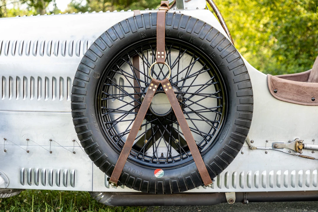 Bugatti - Image 15 of 31