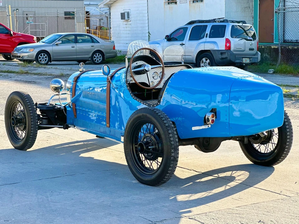 Bugatti - Image 8 of 31