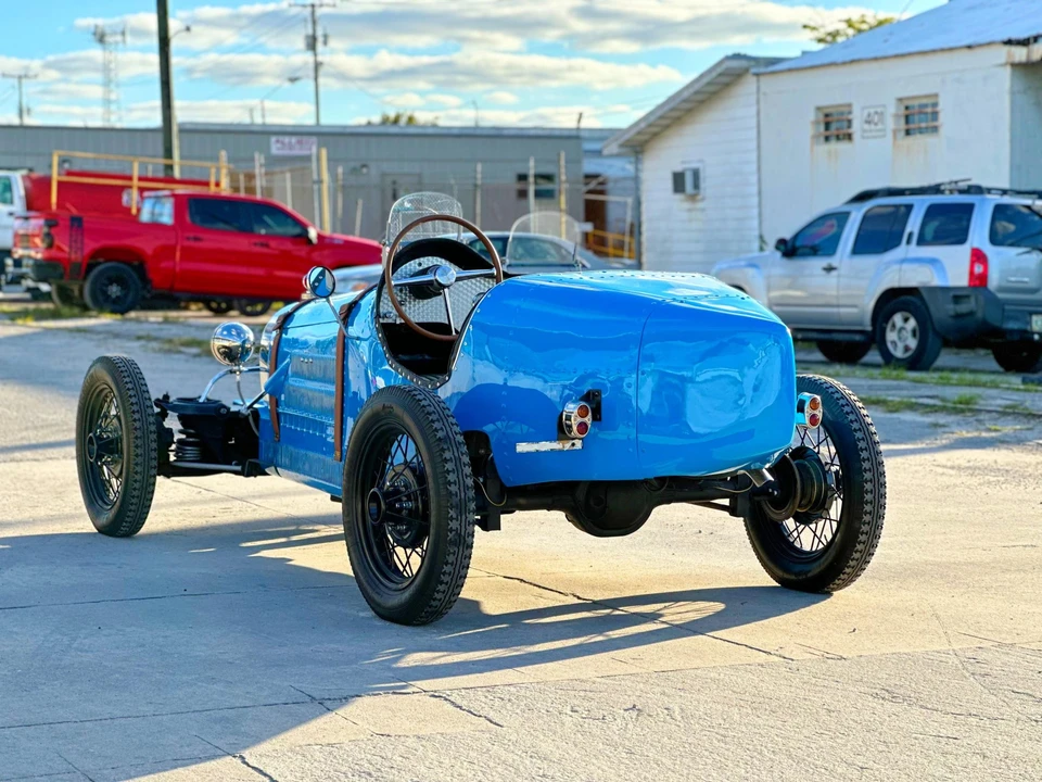 Bugatti - Image 9 of 31