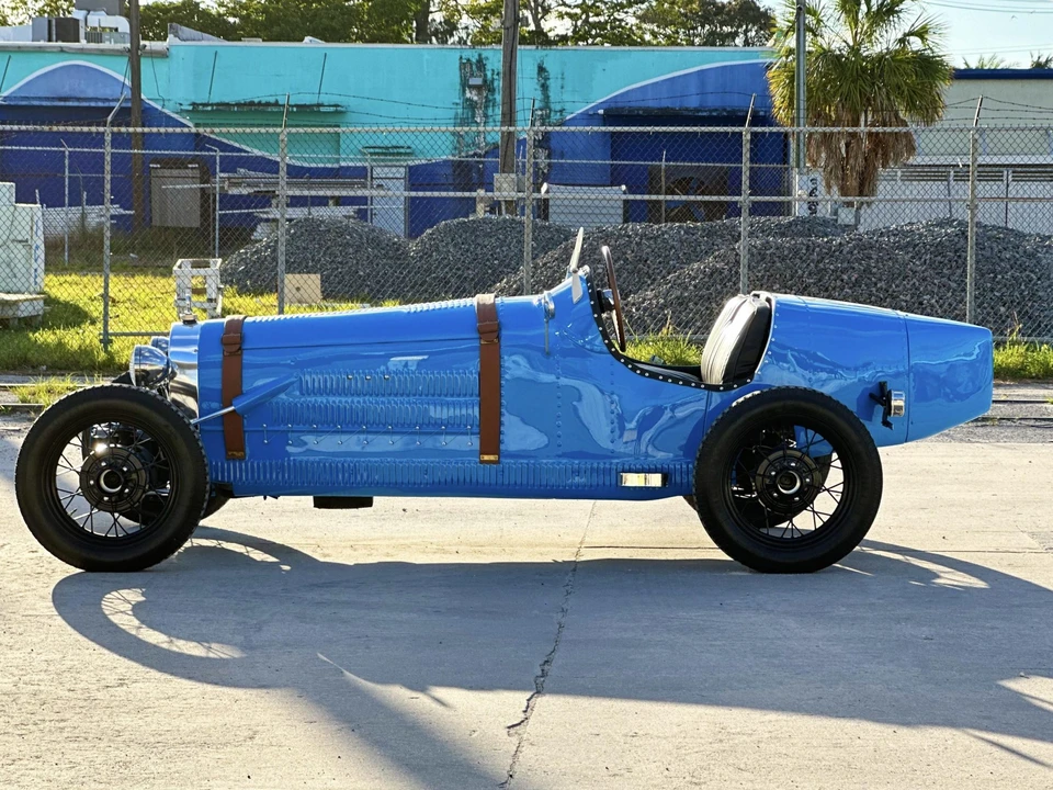 Bugatti - Image 7 of 31