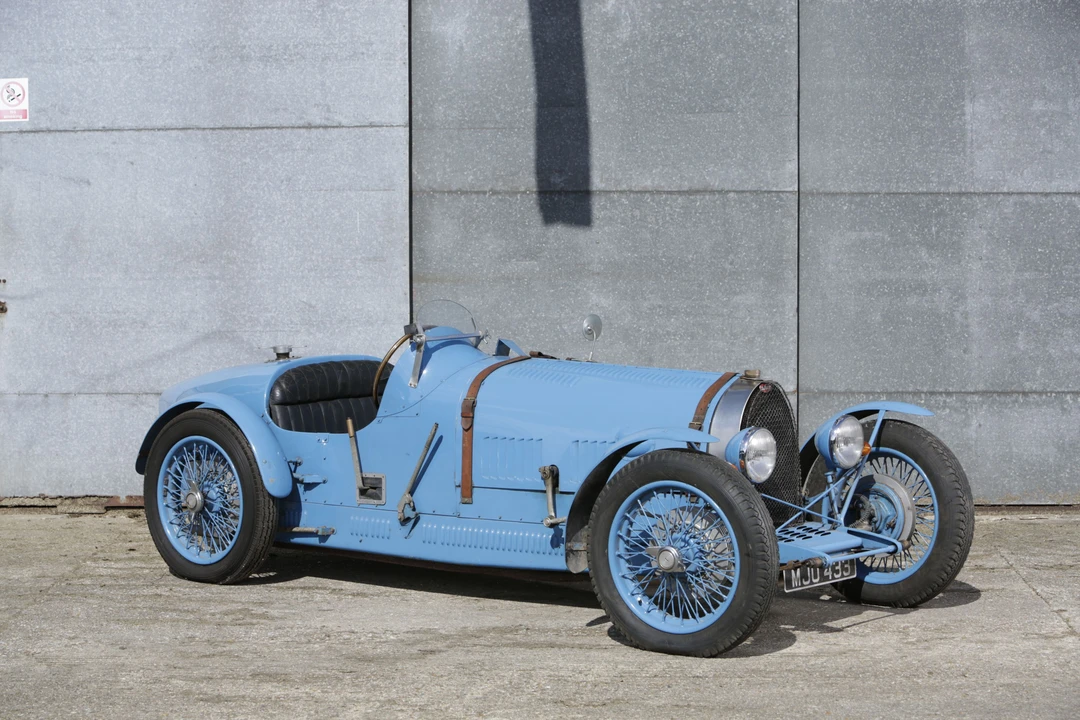 Bugatti - Image 7 of 7