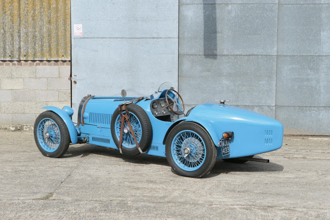 Bugatti - Image 5 of 7