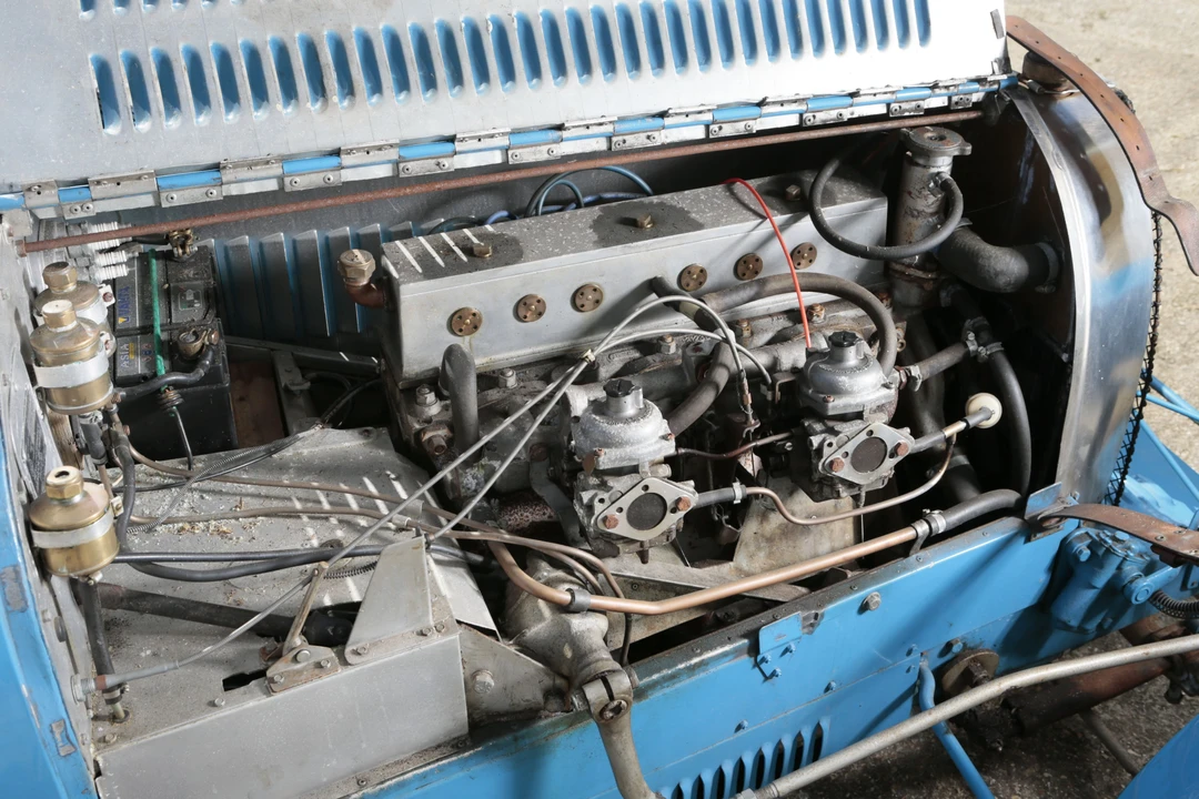 Bugatti - Image 3 of 7