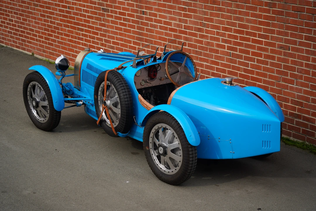 Bugatti - Image 25 of 31