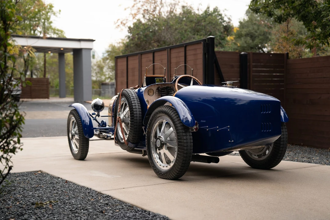 Bugatti - Image 7 of 31