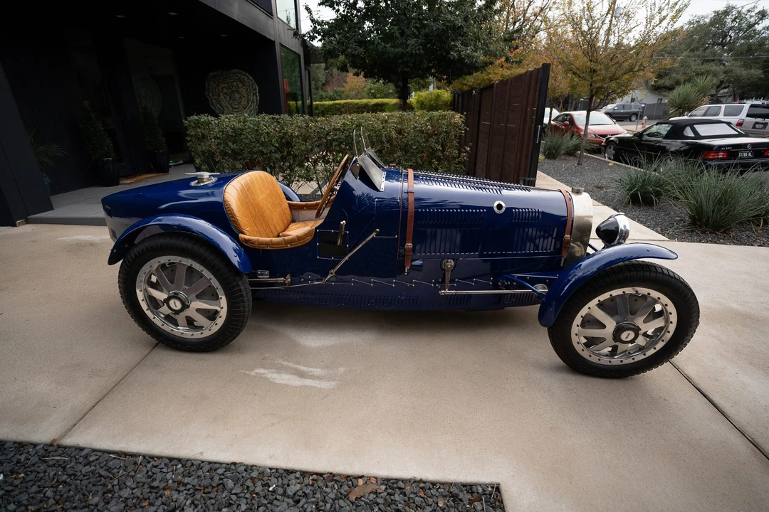 Bugatti - Image 10 of 31