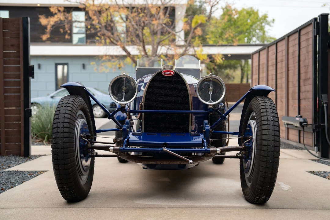 Bugatti - Image 25 of 31