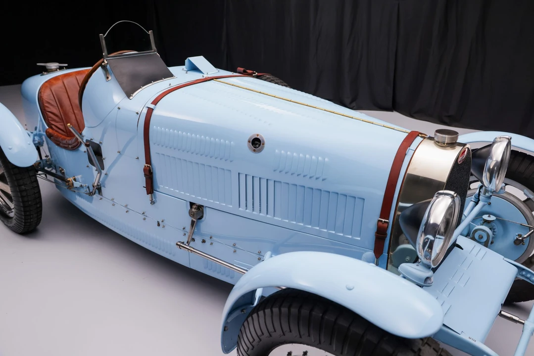 Bugatti - Image 27 of 31