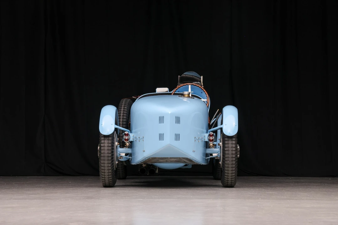 Bugatti - Image 12 of 31