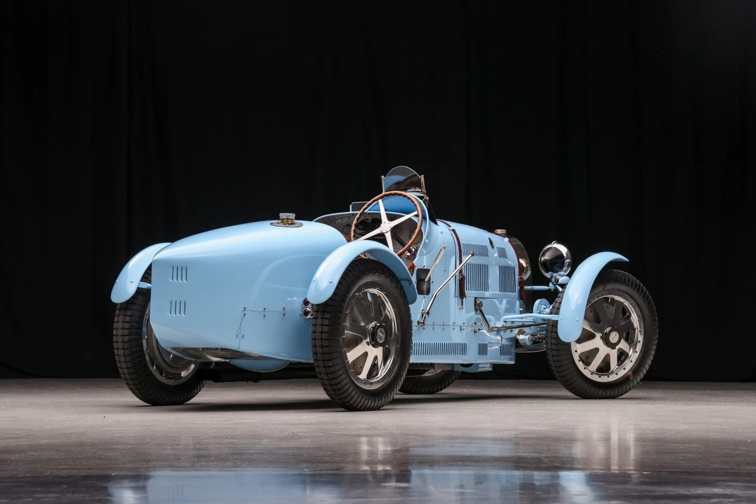 Bugatti - Image 10 of 31