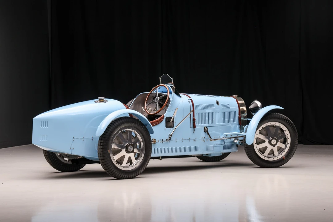 Bugatti - Image 9 of 31