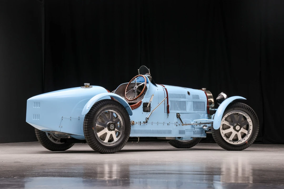 Bugatti - Image 8 of 31