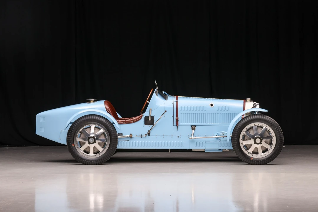 Bugatti - Image 7 of 31
