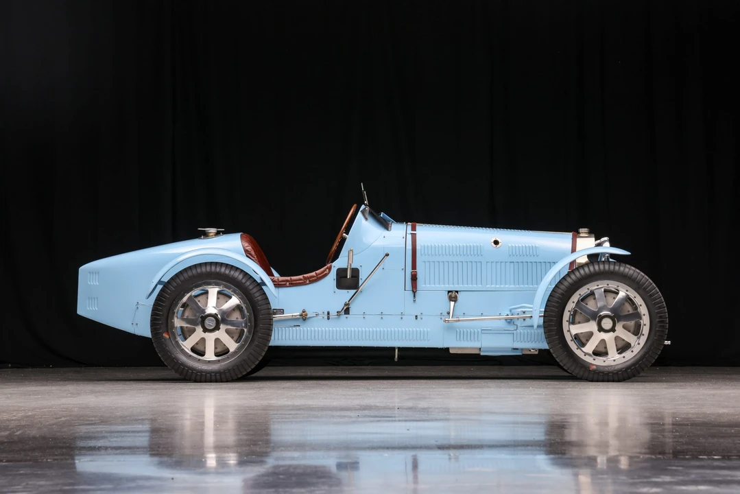Bugatti - Image 6 of 31