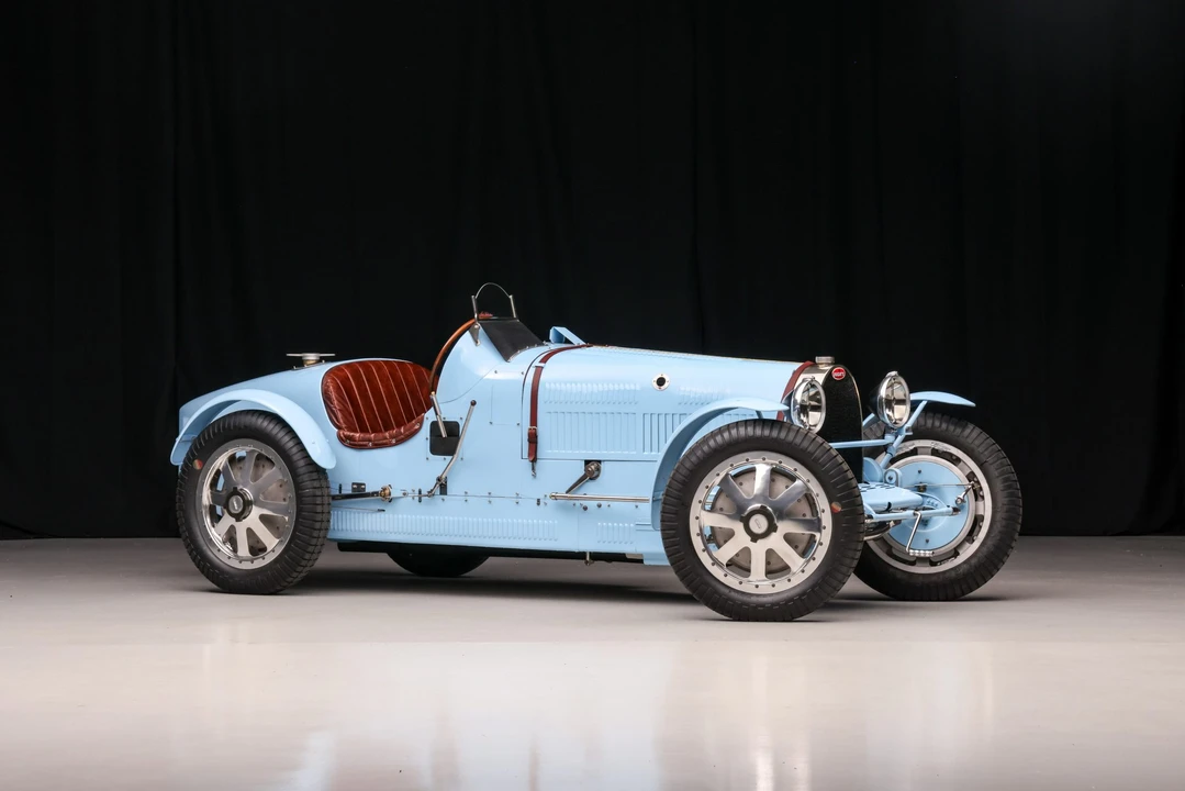 Bugatti - Image 5 of 31