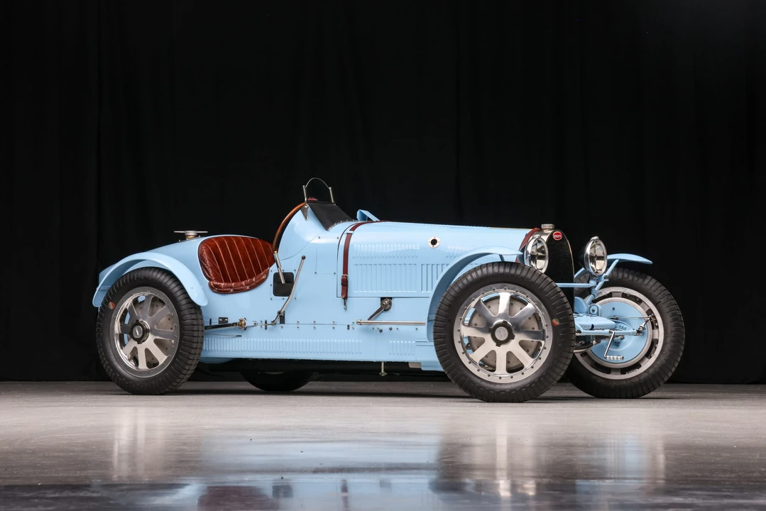 Bugatti - Image 4 of 31