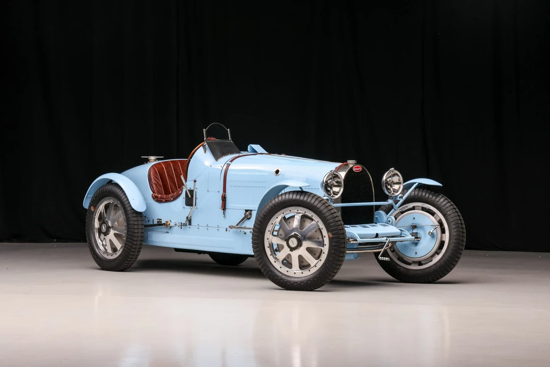 Bugatti - Image 3 of 31