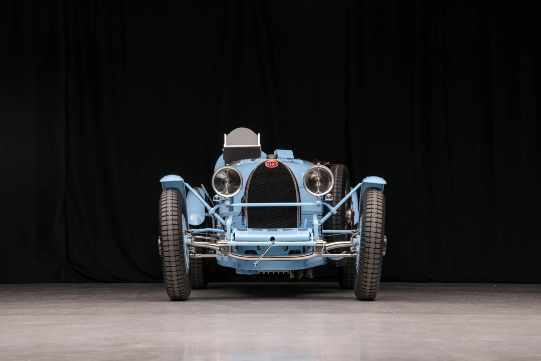 Bugatti - Image 25 of 31