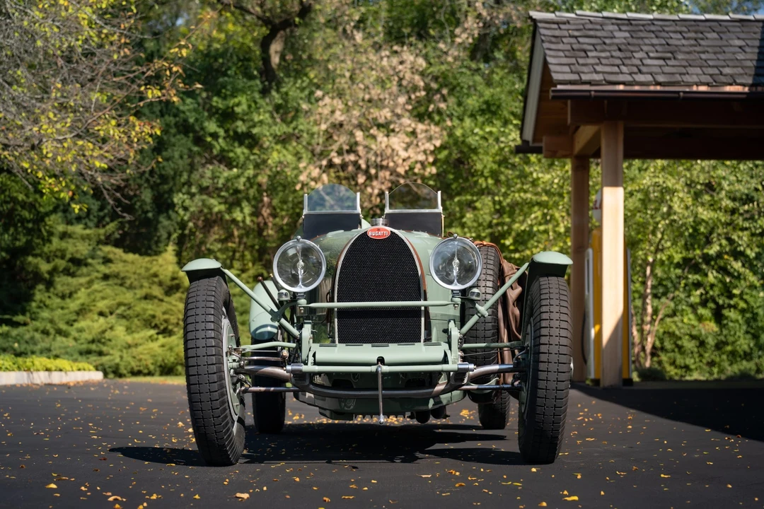 Bugatti - Image 10 of 31