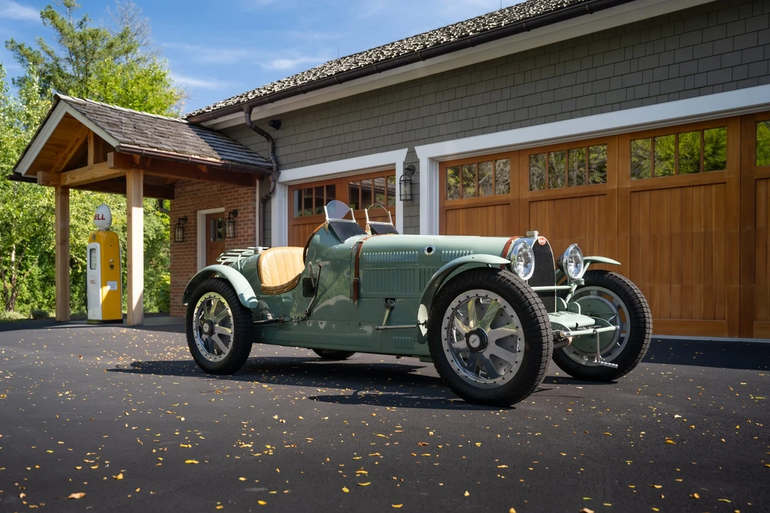 Bugatti - Image 17 of 31
