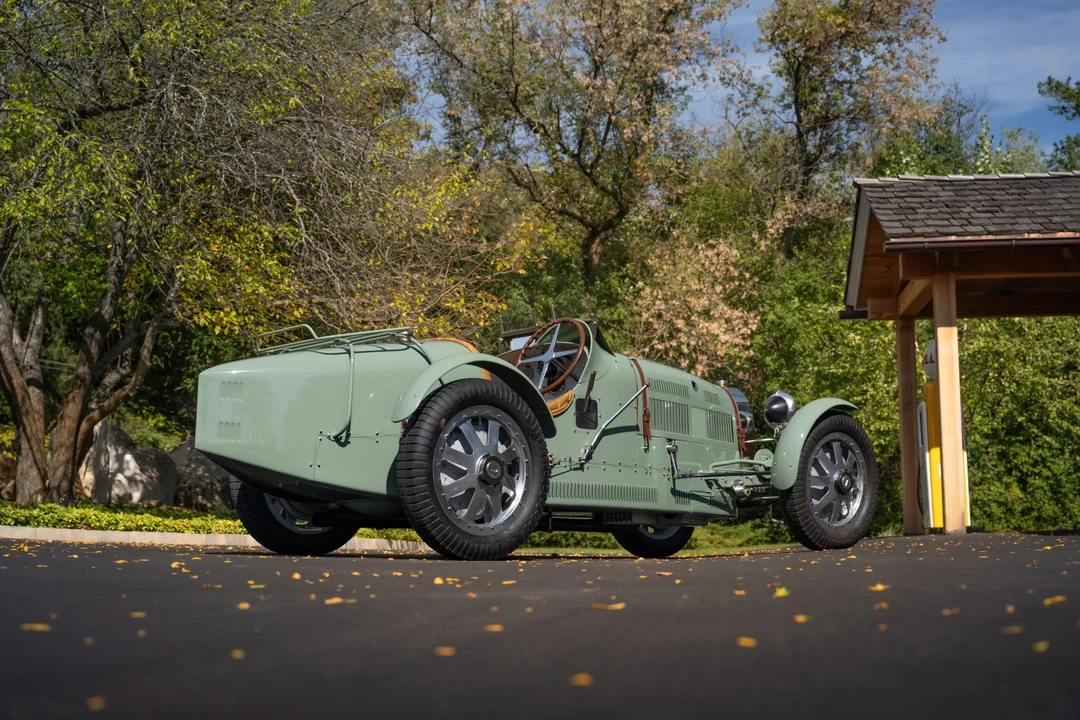 Bugatti - Image 31 of 31