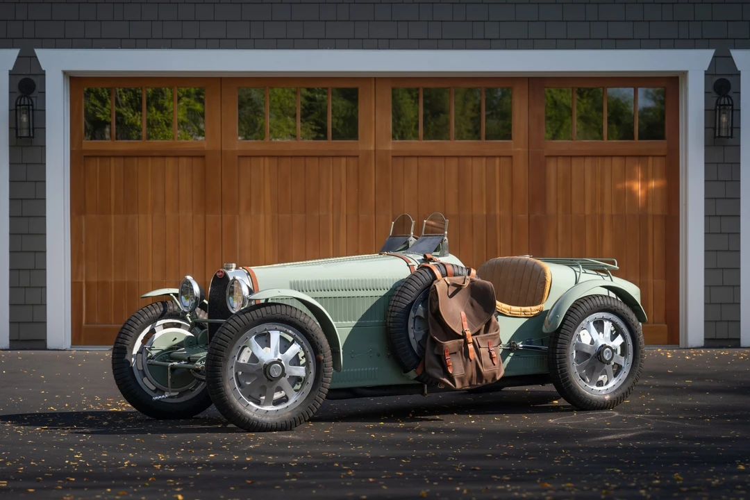 Bugatti - Image 2 of 31