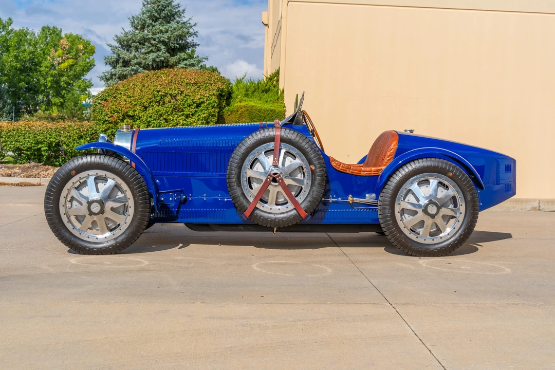 Bugatti - Image 4 of 31