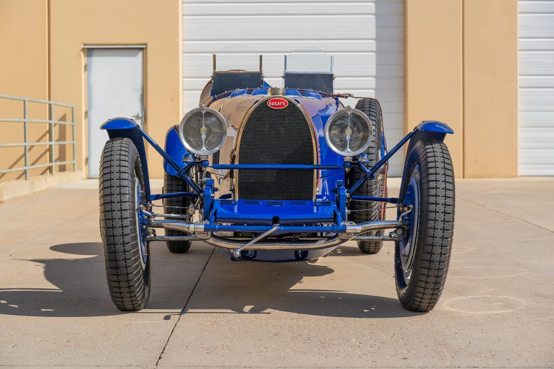Bugatti - Image 2 of 31