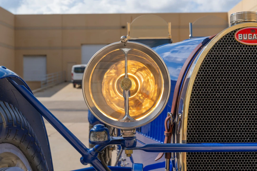 Bugatti - Image 17 of 31