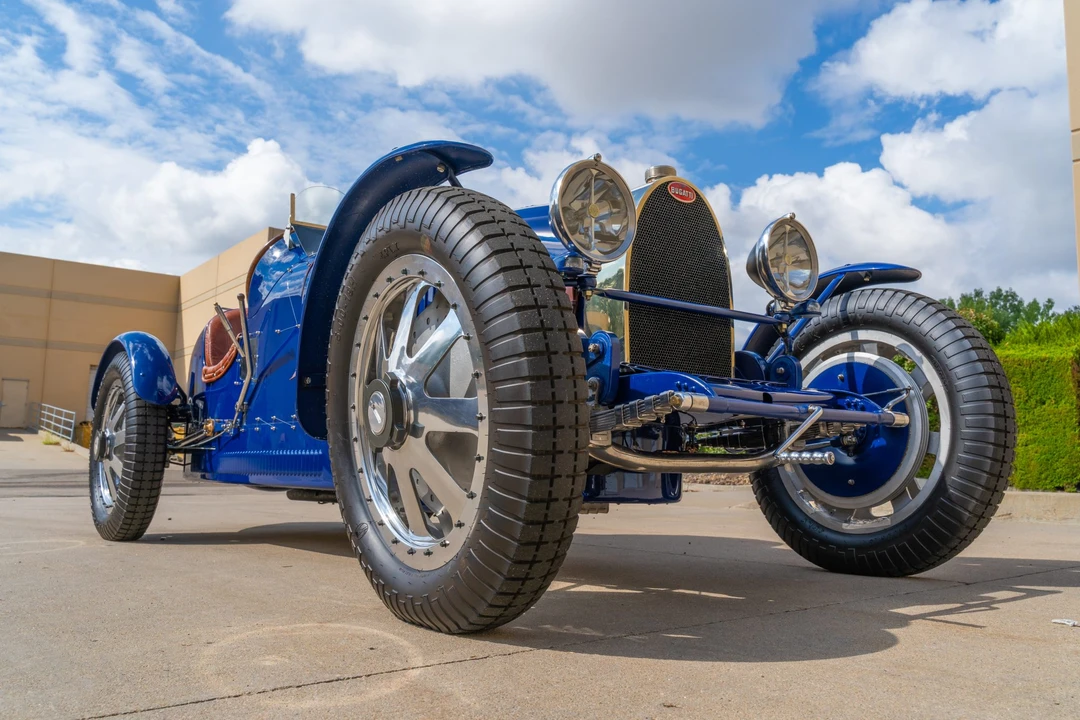 Bugatti - Image 9 of 31