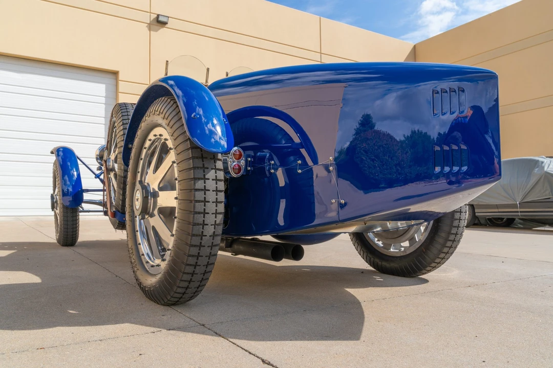 Bugatti - Image 11 of 31