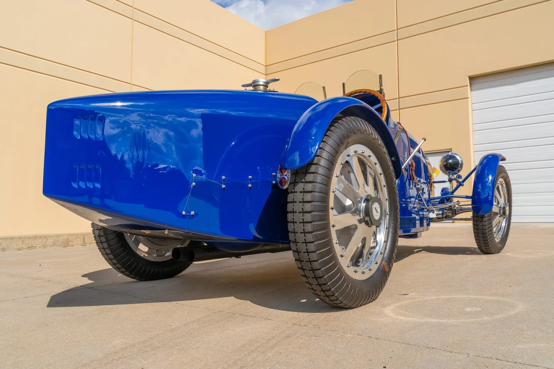 Bugatti - Image 12 of 31