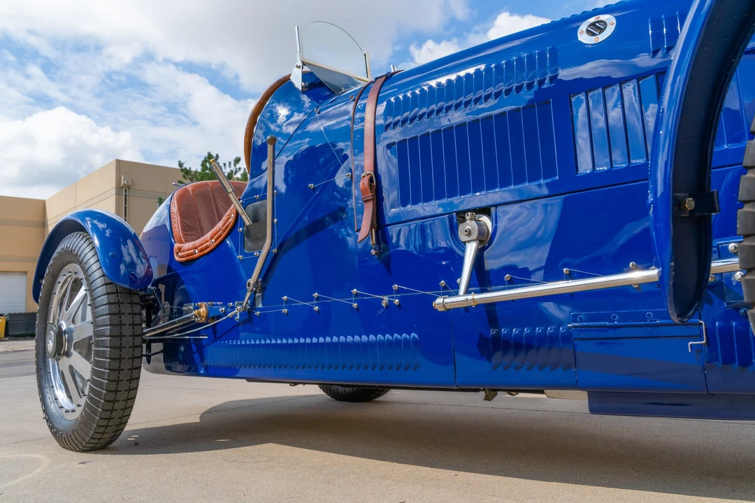 Bugatti - Image 22 of 31