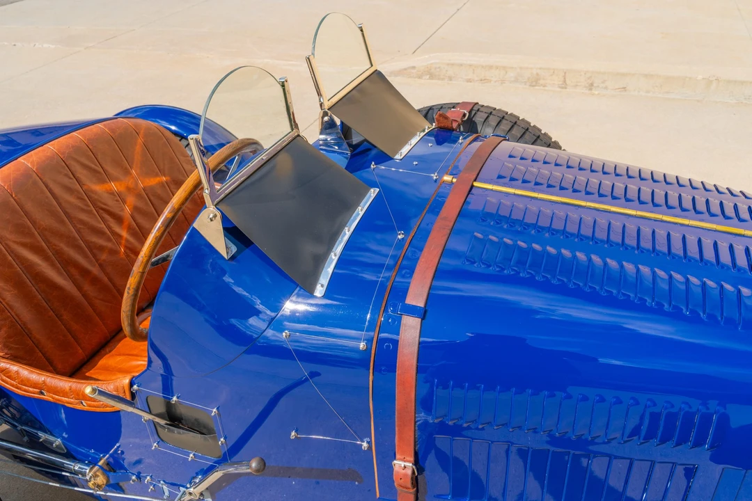 Bugatti - Image 25 of 31